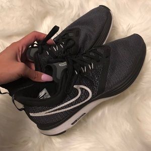 BLK Nike Zoom Strike running shoes. Women’s 9